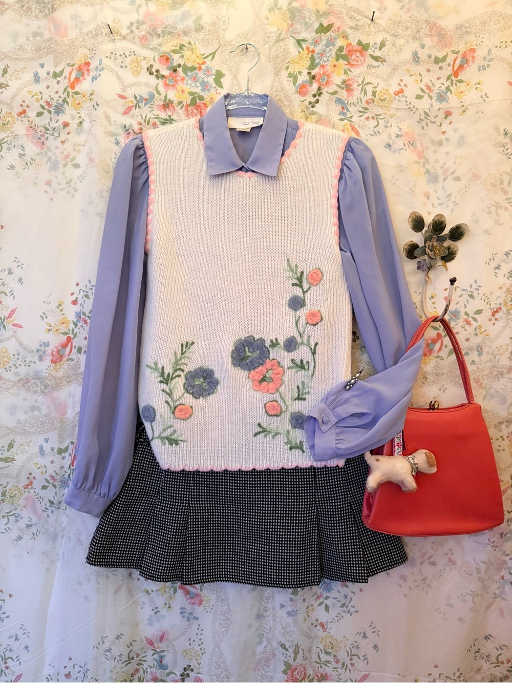 True Vintage 50s 60s Knit Floral Embroidered Mod Sweater Vest Small